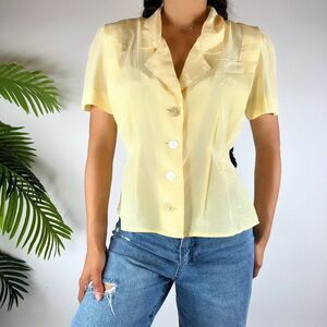 Vintage Y2K Yellow Cottagecore Fitted Button Up Short Sleeve Blouse / Size: 1